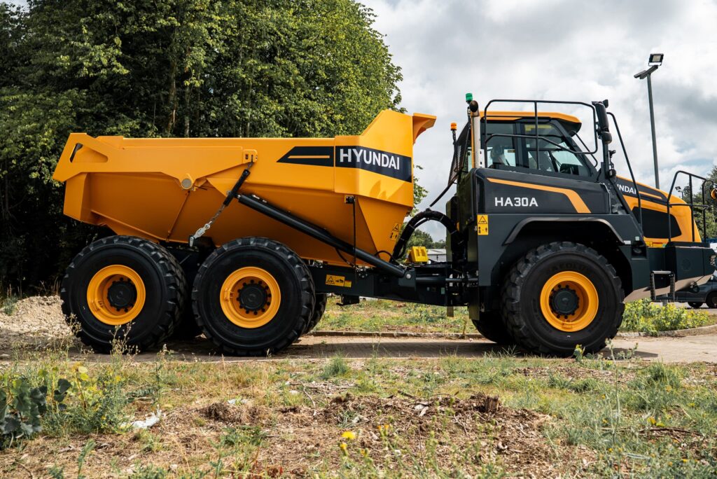 Construction haulage vehicles 4