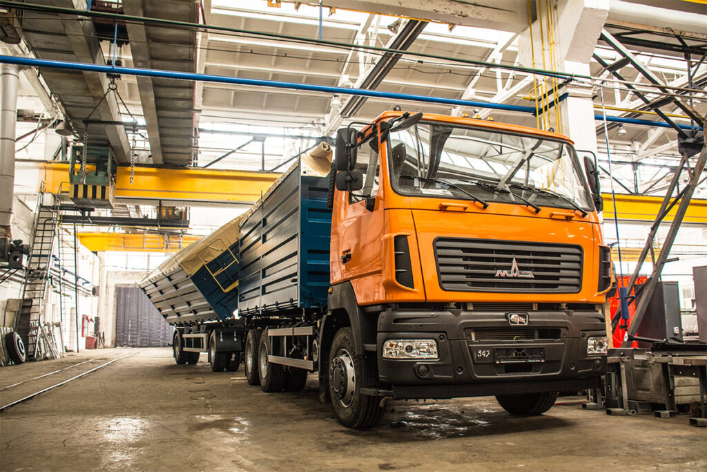 Bulk handling vehicles 