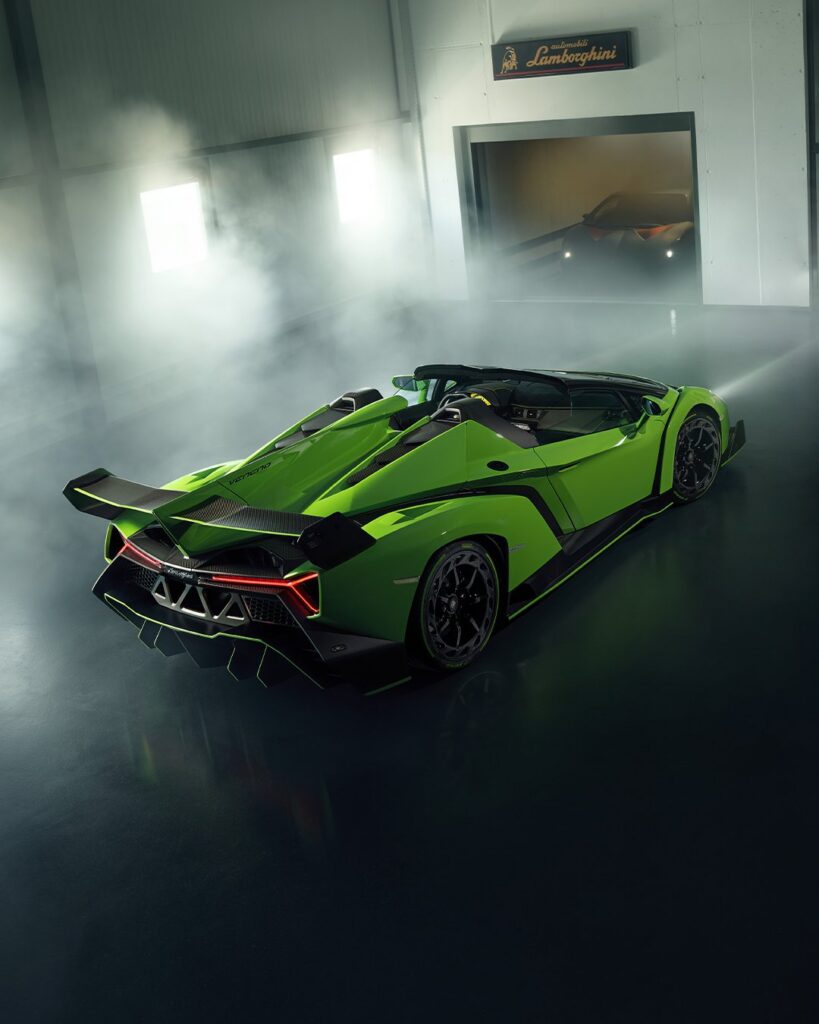 Lamborghini Veneno Roadster Features And Specifications 